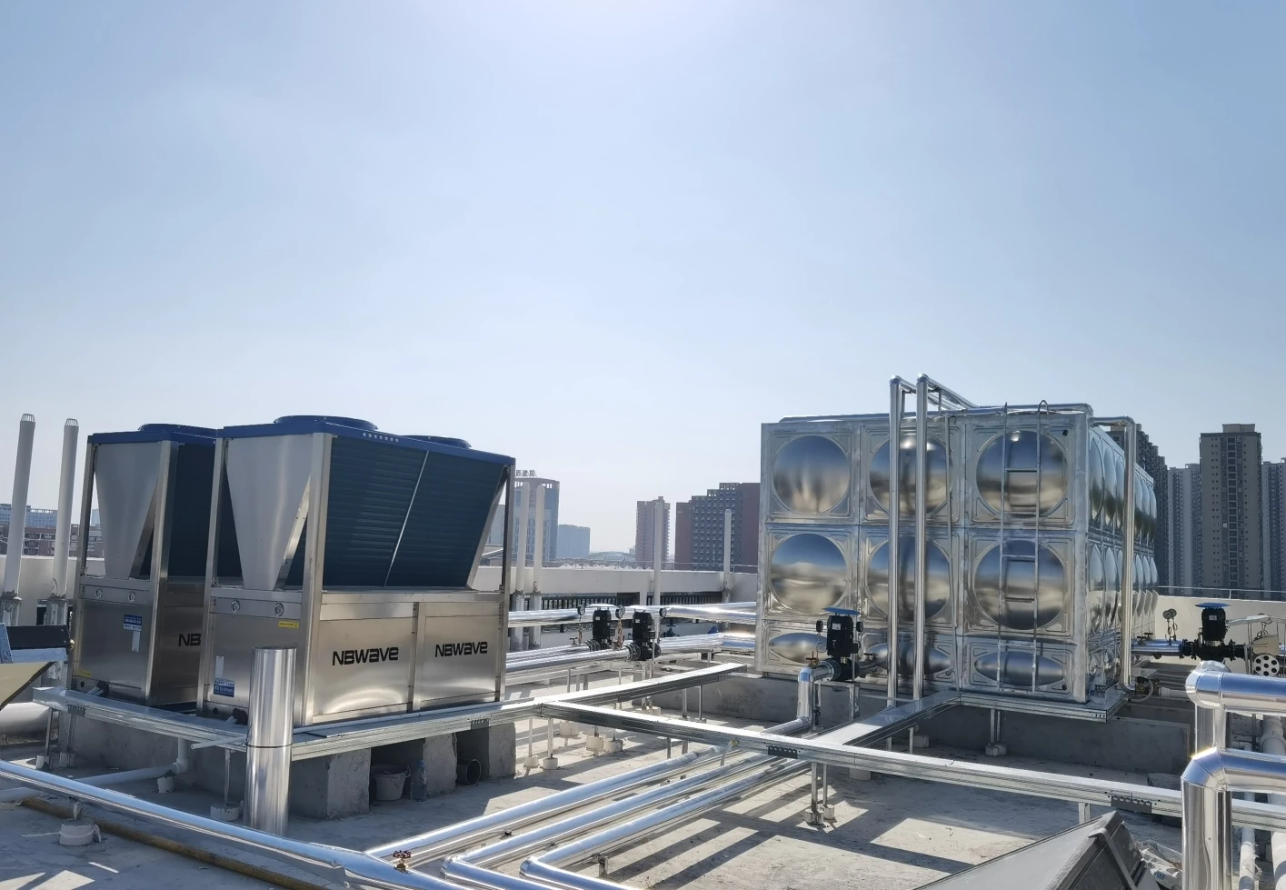 广西职业师范学院罗文校区屋面热水设备