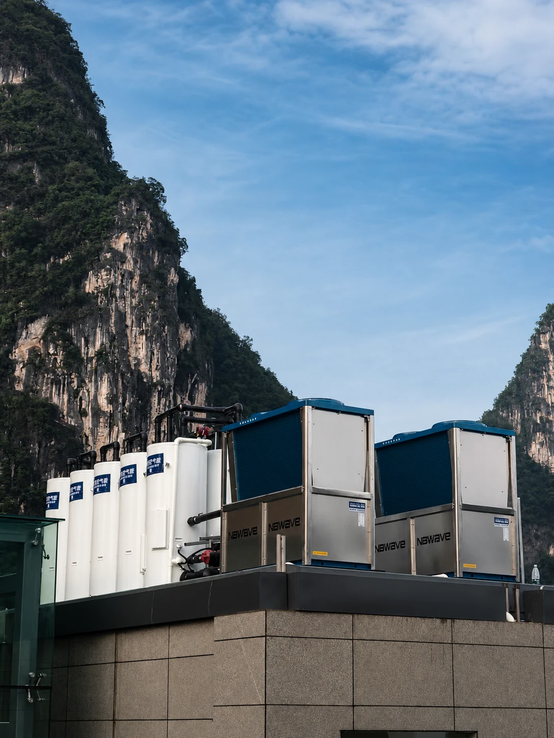 博浪模块承压空气源热泵热水系统山景工程现场